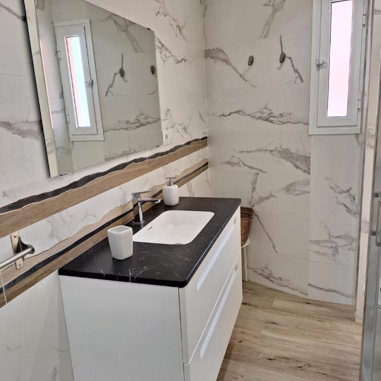 PASEO MARITIMO - Apartamento de 2 dormitorios - 50