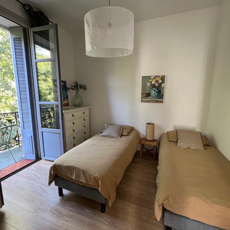 Nimes , appartement rénové dans immeuble classé. - Appartamento con 2 Camere da Letto - 33