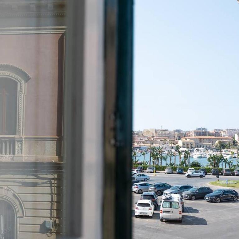 Anticitera Apartment - Three-Bedroom Apartment - 3