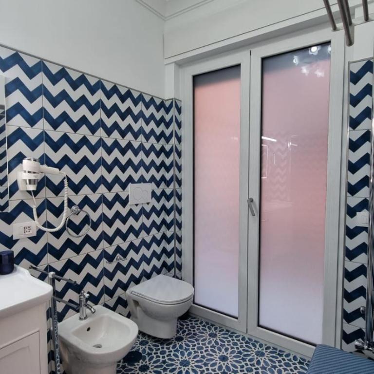 Palazzo Mauro Sorrento Luxury Rooms - King Room with Balcony - 9