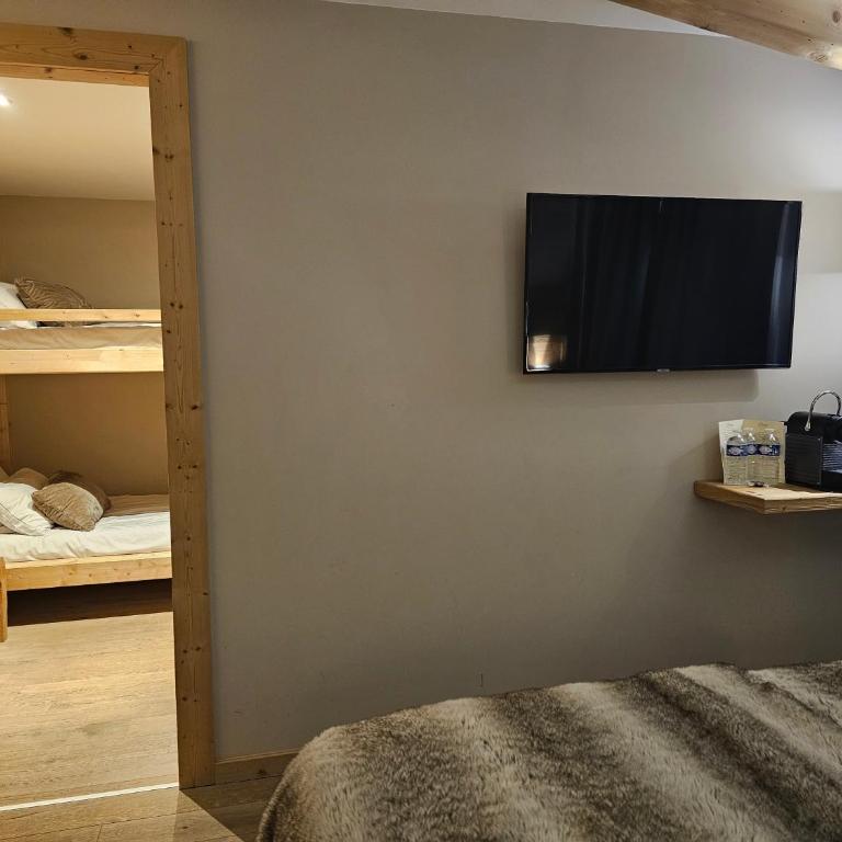 Hotel Les Flocons - Chambre Familiale (2 Adultes et 2 Enfants) - 4
