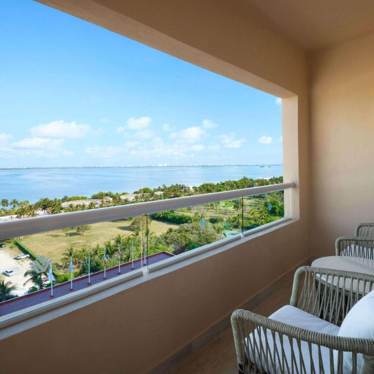 Wyndham Grand Cancun All Inclusive Resort & Villas - Superior King Room with Lagoon View - Non-Smoking - 1