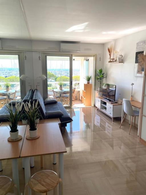 STUDIO-PORT-MARINA, Parking privé, climatisé au "DUCAL" - Studio - Vue sur Mer - 2