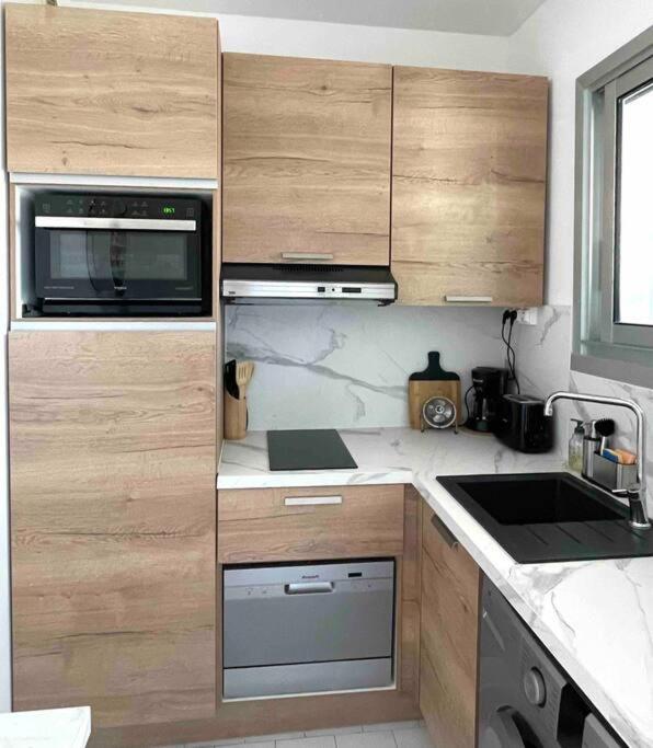 STUDIO-PORT-MARINA, Parking privé, climatisé au "DUCAL" - Studio - Vue sur Mer - 12