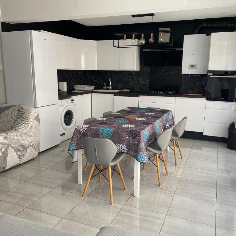 Super apt Parking + Clim 5 min du centre & gare - Appartement 2 Chambres - 7