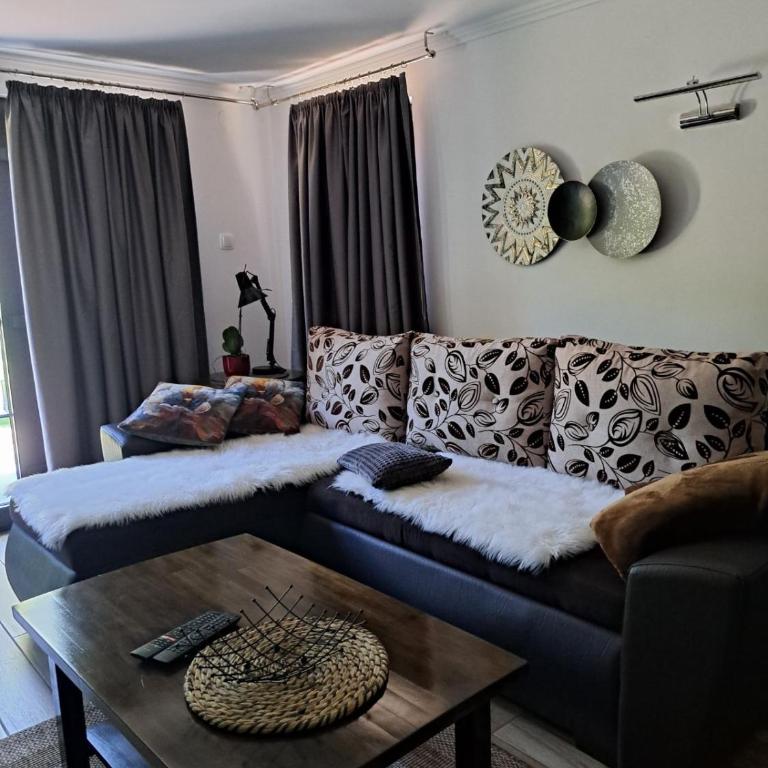Vikendica Bella - Two-Bedroom Chalet - 10