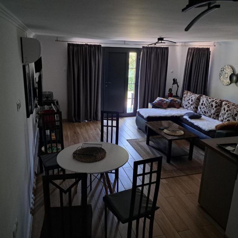 Vikendica Bella - Two-Bedroom Chalet - 13