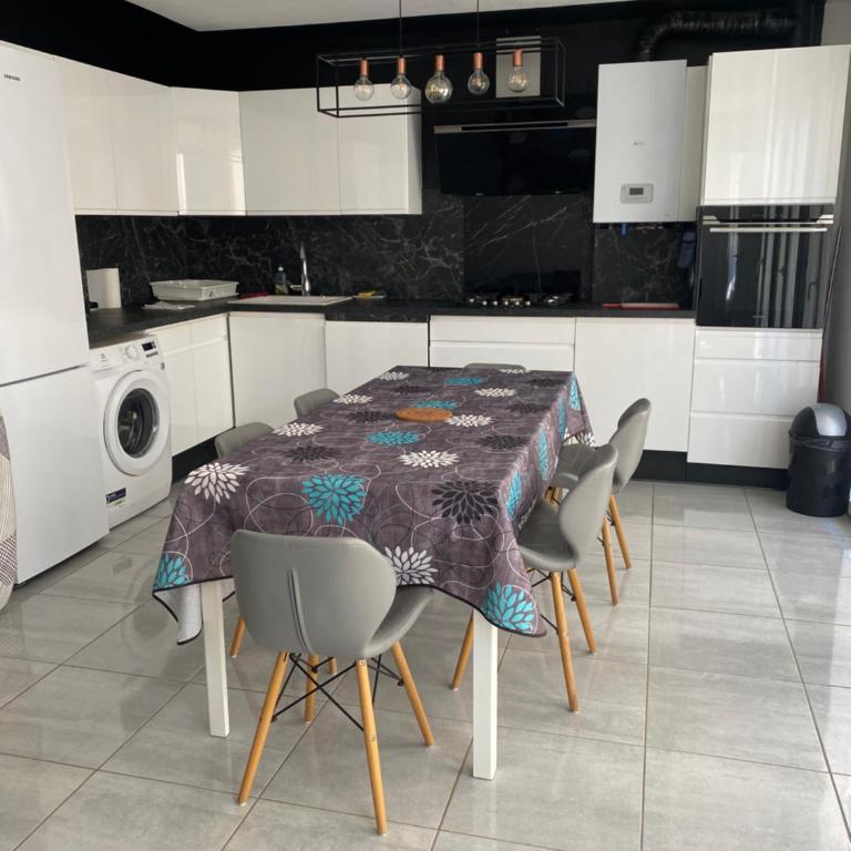 Super apt Parking + Clim 5 min du centre & gare - Appartement 2 Chambres - 8