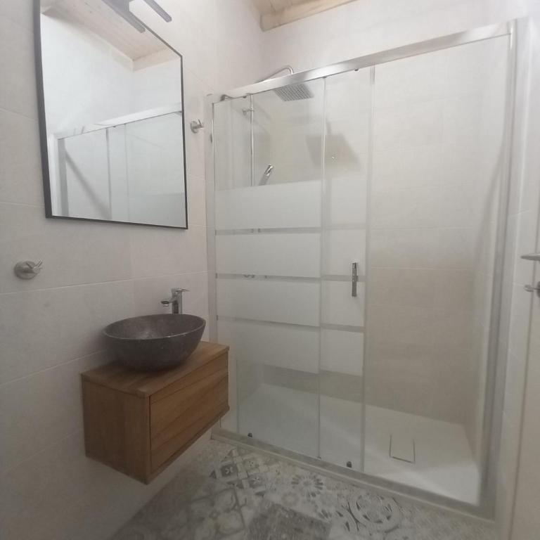 Giura - Chambre Double avec Salle de Bains Privative - 5