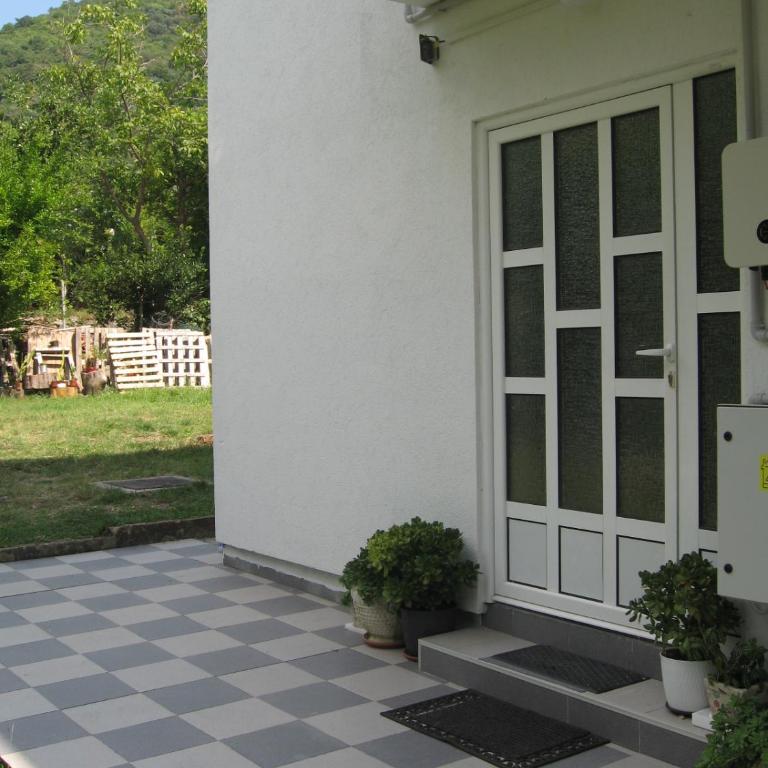 Apartman Stefan - One-Bedroom House - 8
