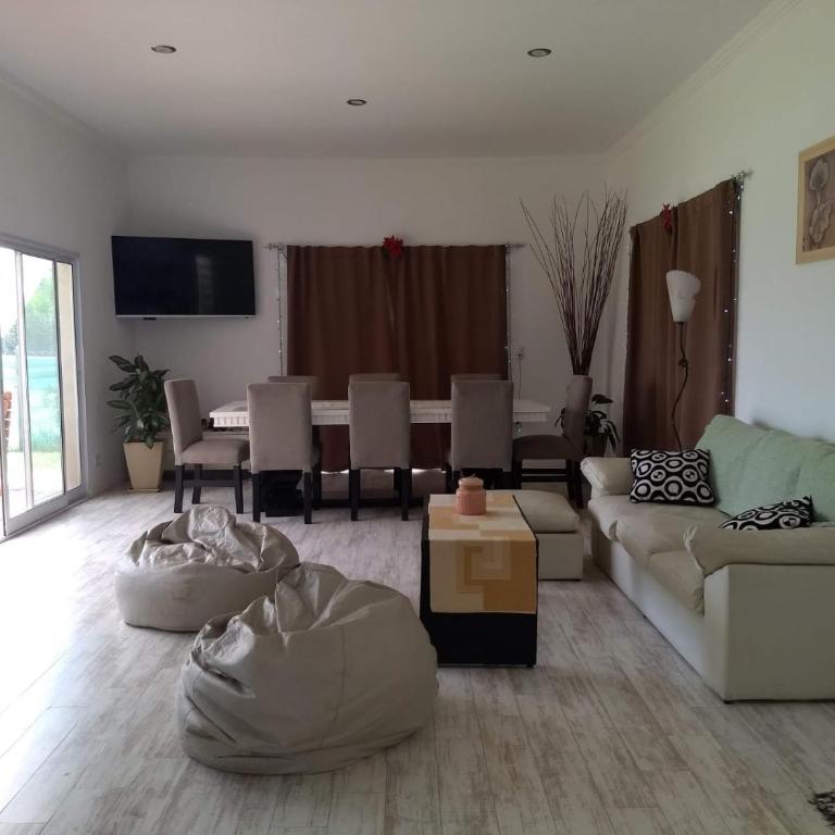 casa con pileta climatizada, tiempo para descansar, Pilar - Casa Unifamiliar de 3 dormitorios - 8