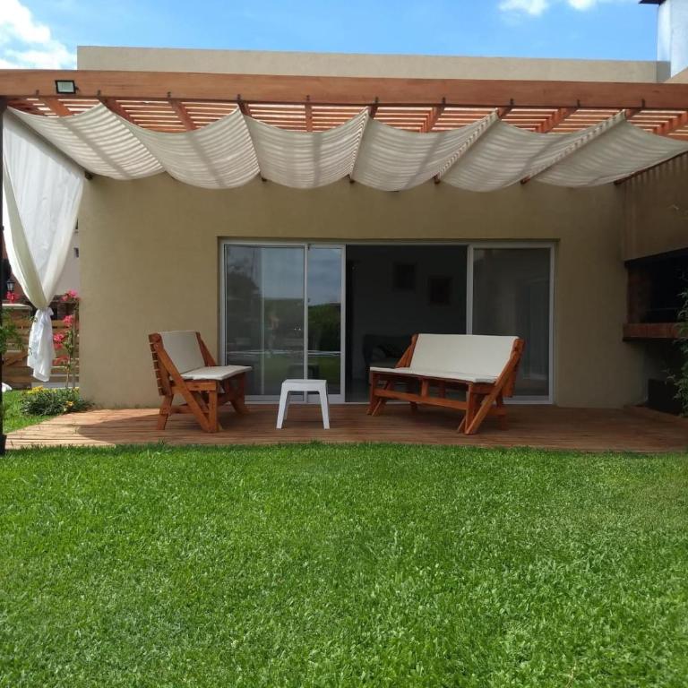 casa con pileta climatizada, tiempo para descansar, Pilar - Casa Unifamiliar de 3 dormitorios - 4