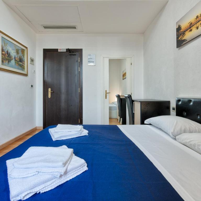 Hotel Trieste - Camera Matrimoniale - 7