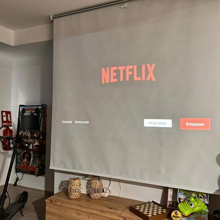 LUJO Proyector, Maquina Arcade, Wifi y Patinetes - Apartamento de 3 dormitorios - 8