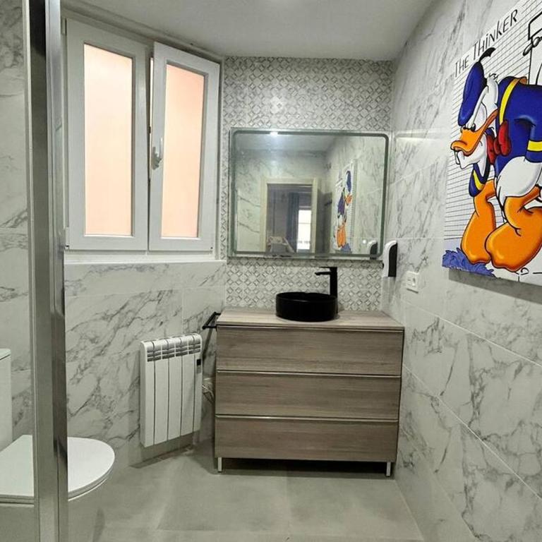 LUJO Proyector, Maquina Arcade, Wifi y Patinetes - Apartamento de 3 dormitorios - 16