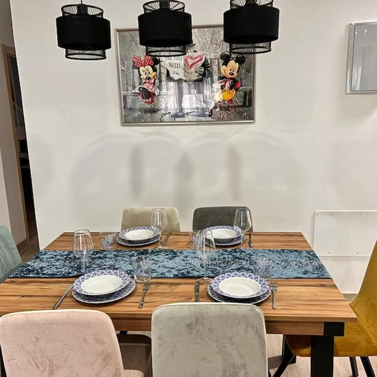 LUJO Proyector, Maquina Arcade, Wifi y Patinetes - Apartamento de 3 dormitorios - 24