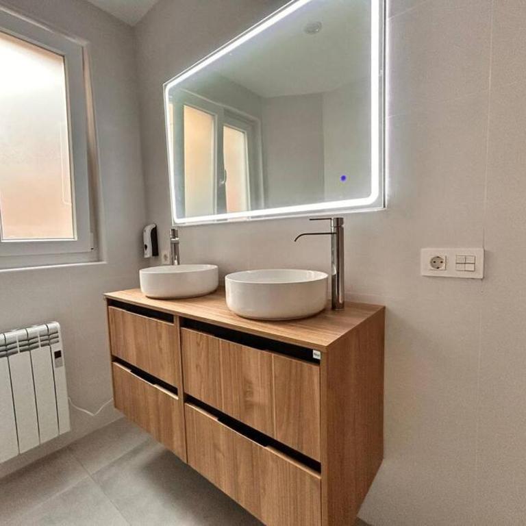 LUJO Proyector, Maquina Arcade, Wifi y Patinetes - Apartamento de 3 dormitorios - 26