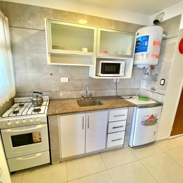 Moderno monoambiente con vista al mar zona centro - Apartamento de 1 dormitorio - 10