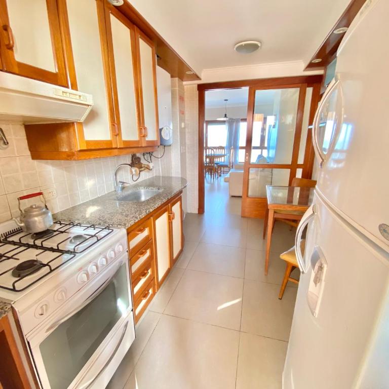 Tres ambientes moderno con vista panorámica al mar - Apartamento de 2 dormitorios - 9