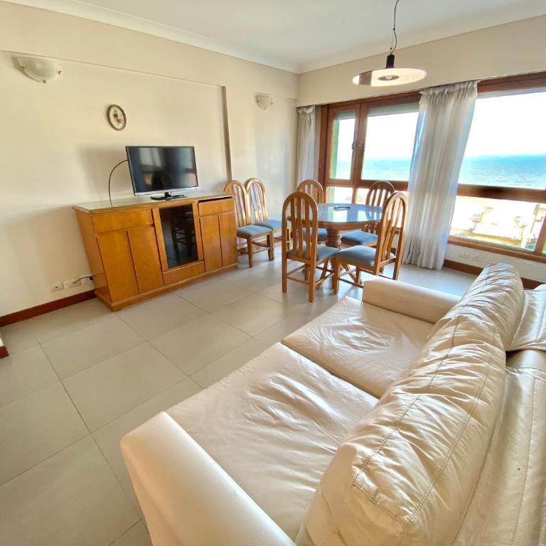 Tres ambientes moderno con vista panorámica al mar - Apartamento de 2 dormitorios - 15