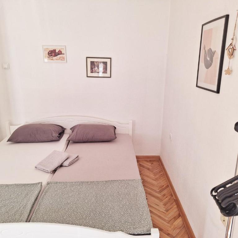 Apartman Square - Two-Bedroom Apartment - 8