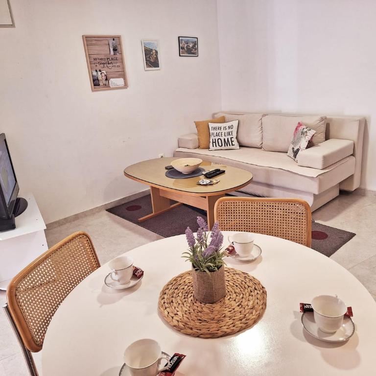 Apartman Square - Two-Bedroom Apartment - 16