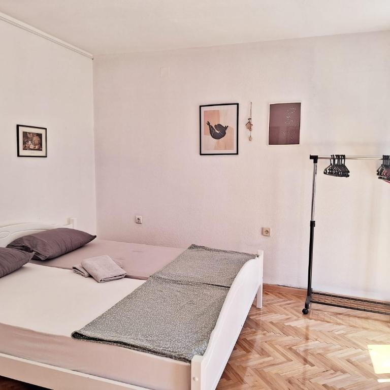 Apartman Square - Two-Bedroom Apartment - 9