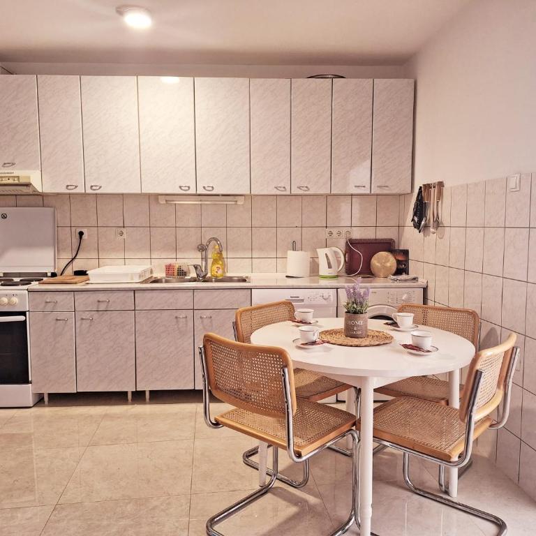 Apartman Square - Two-Bedroom Apartment - 20