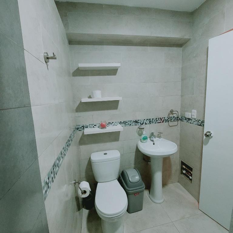Apartamento Amoblado- 6 Huéspedes Urb. Orquídeas - Three-Bedroom Apartment - 11