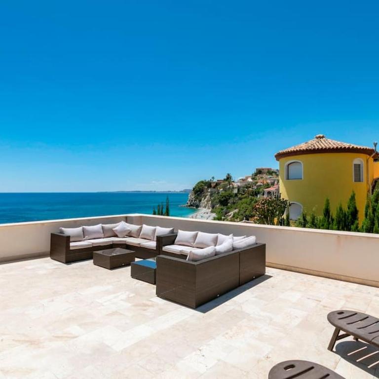 Villa Irene, Large First Line Villa wíth amazing sea- and coast views and large private swimming pool! - Deluxe Villa - 40
