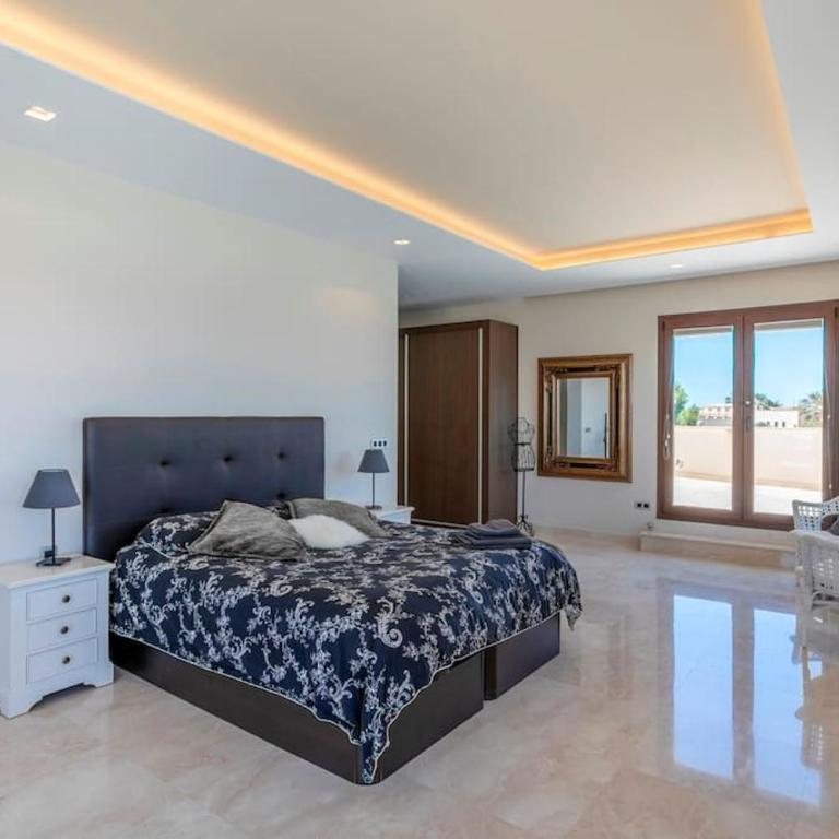 Villa Irene, Large First Line Villa wíth amazing sea- and coast views and large private swimming pool! - Deluxe Villa - 36