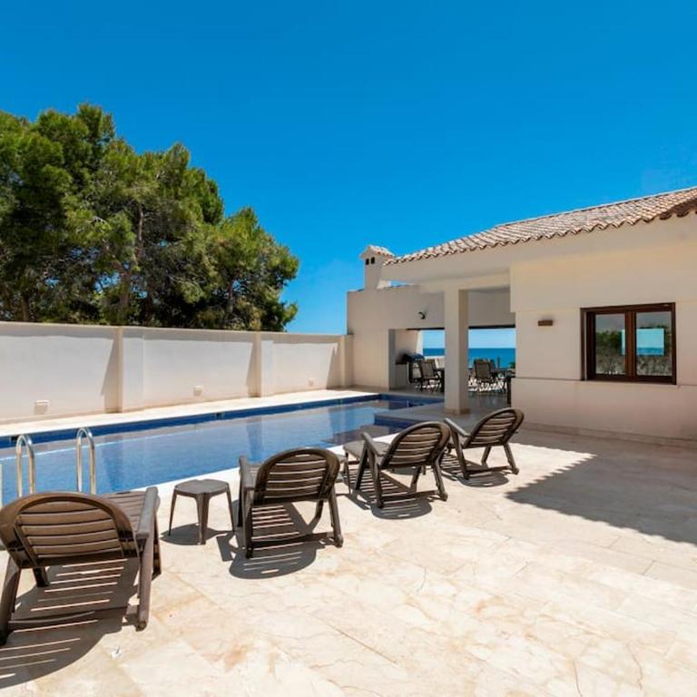 Villa Irene, Large First Line Villa wíth amazing sea- and coast views and large private swimming pool! - Deluxe Villa - 17