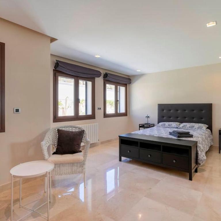 Villa Irene, Large First Line Villa wíth amazing sea- and coast views and large private swimming pool! - Deluxe Villa - 44