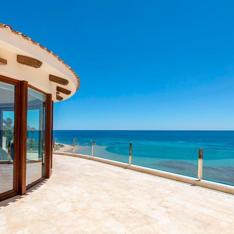 Villa Irene, Large First Line Villa wíth amazing sea- and coast views and large private swimming pool! - Deluxe Villa - 2