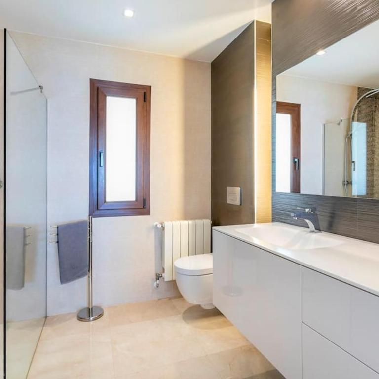 Villa Irene, Large First Line Villa wíth amazing sea- and coast views and large private swimming pool! - Deluxe Villa - 43