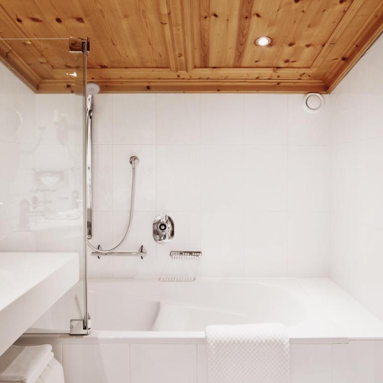 Burg Hotel Lech am Arlberg - Suite mit 2 Schlafzimmern - 5