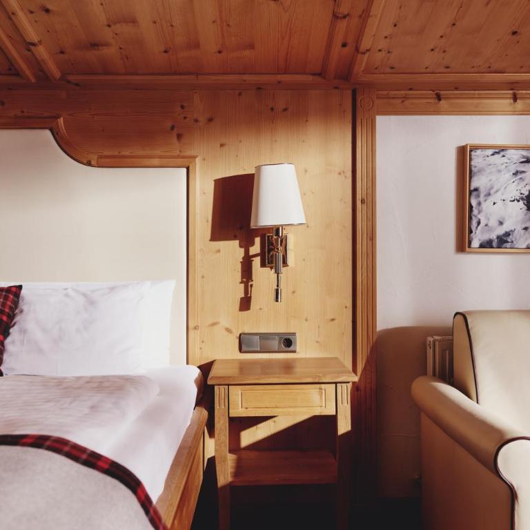 Burg Hotel Lech am Arlberg - Suite mit 2 Schlafzimmern - 1