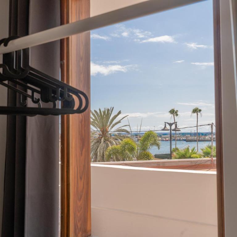 Ocean Nomads Coworking Tenerife - Habitación Doble con baño privado - 2 camas - 6