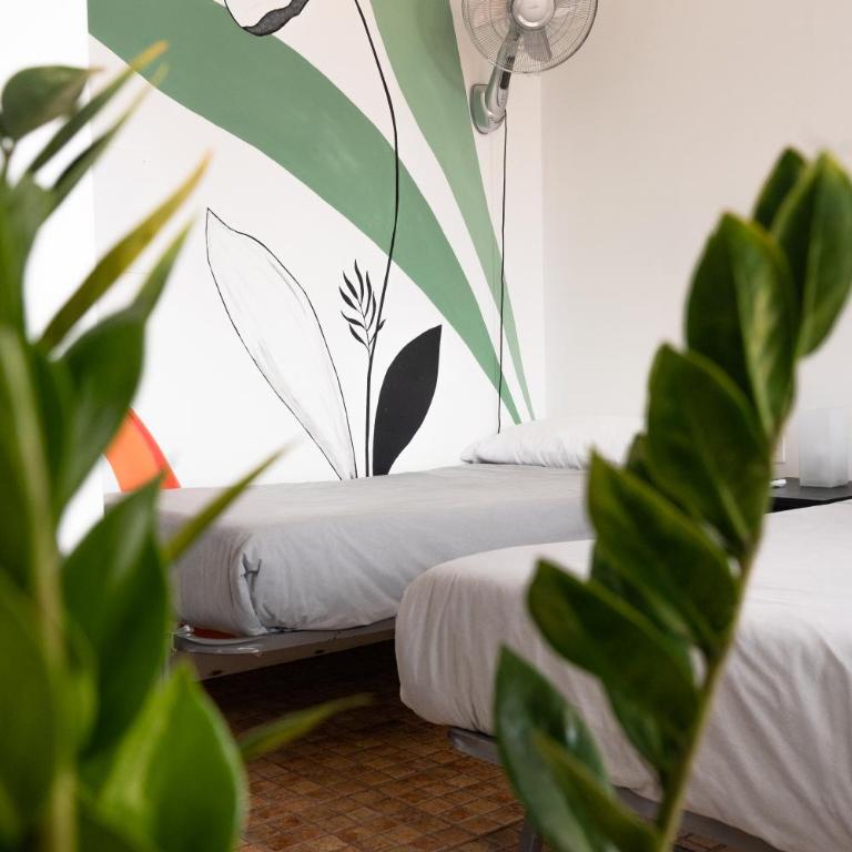 Ocean Nomads Coworking Tenerife - Habitación Doble con baño privado - 2 camas - 1