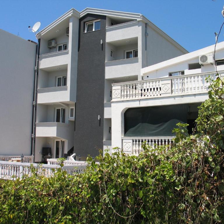 Guest House Dena - One-Bedroom Apartment with Terrace - 1
