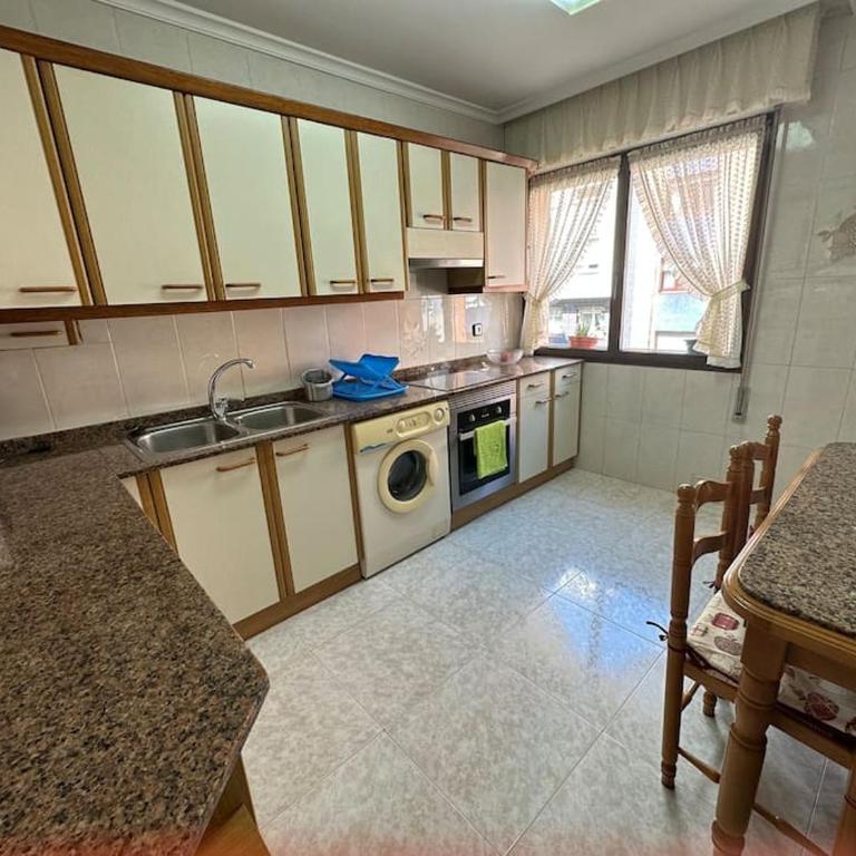 Cómodo y céntrico apto. en Gijón - Apartamento de 3 dormitorios - 14