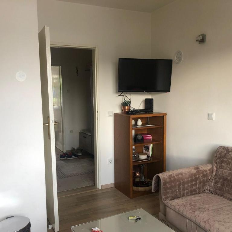 Modern Apartment close to city center. - Two-Bedroom Apartment with Balcony - 12