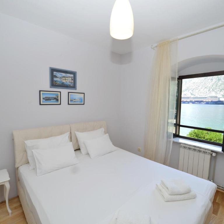 Apartments Saxo - Two-Bedroom Apartment with Sea View - 28