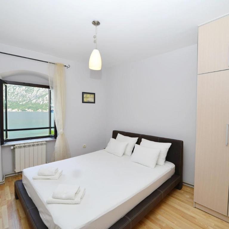 Apartments Saxo - One-Bedroom Apartment with Balcony and Sea View - 16