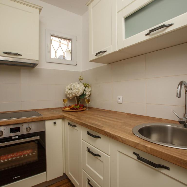 Villa Palma - Three-Bedroom Villa - 7