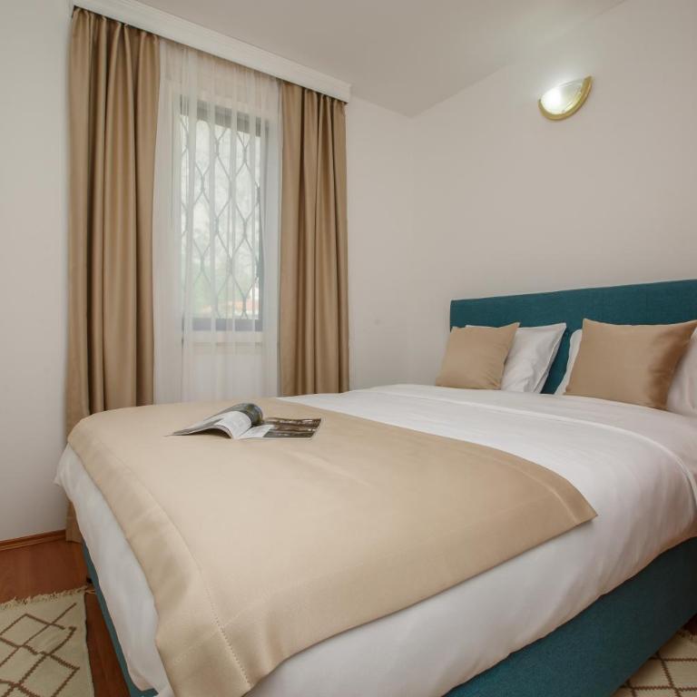 Villa Palma - Three-Bedroom Villa - 2