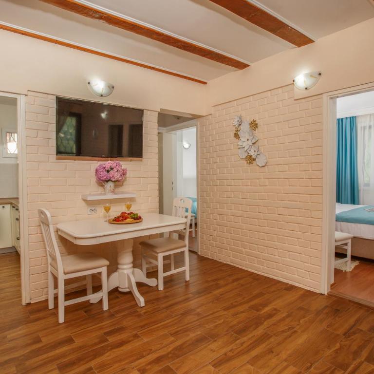 Villa Palma - Three-Bedroom Villa - 19