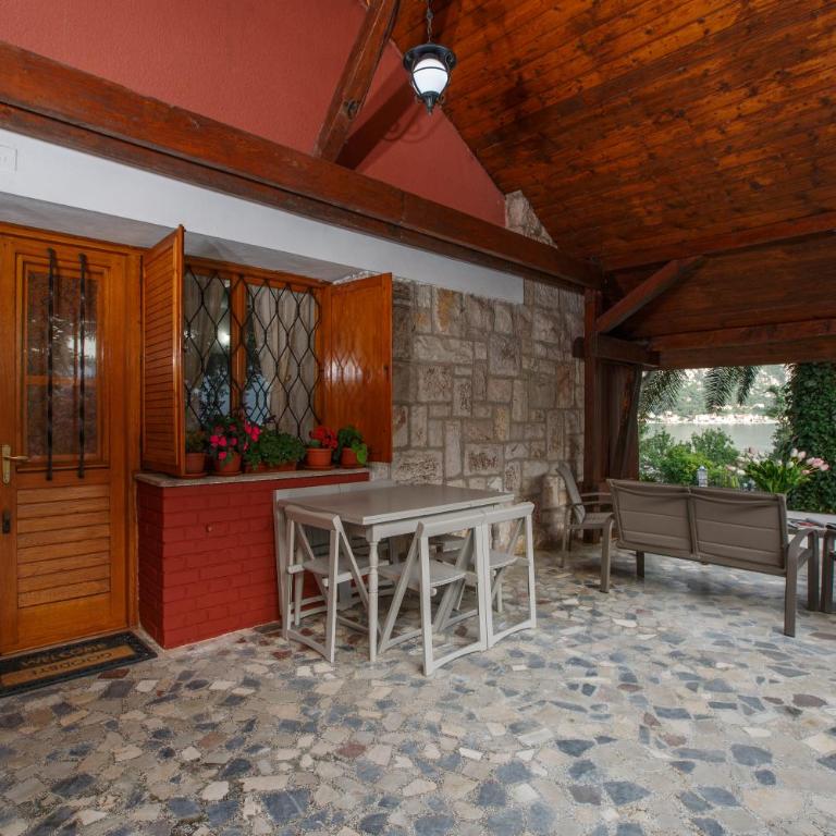 Villa Palma - Three-Bedroom Villa - 15