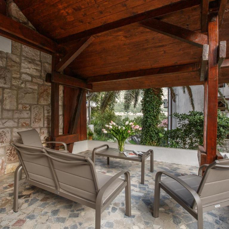 Villa Palma - Three-Bedroom Villa - 1