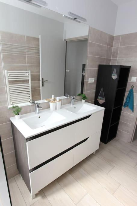 Maison climatisée avec parking - Villa 3 Chambres - 11
